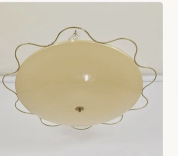 Scalloped glass flush-mount light